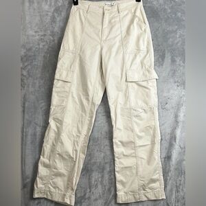 Abercrombie & fitch women’s Cargo Pants in light khaki beige size 27 inseam 30”